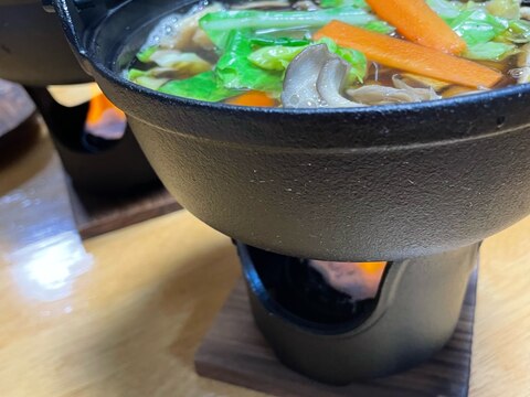 いろり鍋で熱々!吉田のうどんつけ麺